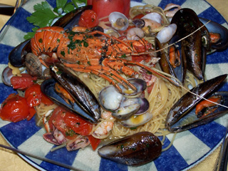 Spaghetti with shellfish at Trattoria Dante, Firenze, Italy.